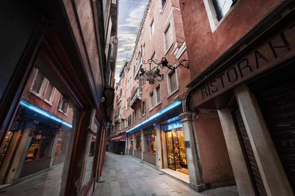 Hotel Montecarlo Main image